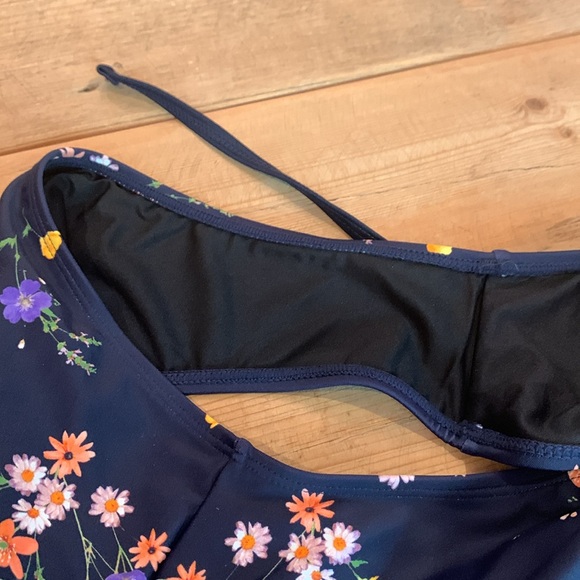 Cupshe‎ NWOT Cheerful Navy Scoop Neck Cutout One Piece Size Med No Tags In Suit - Picture 11 of 13